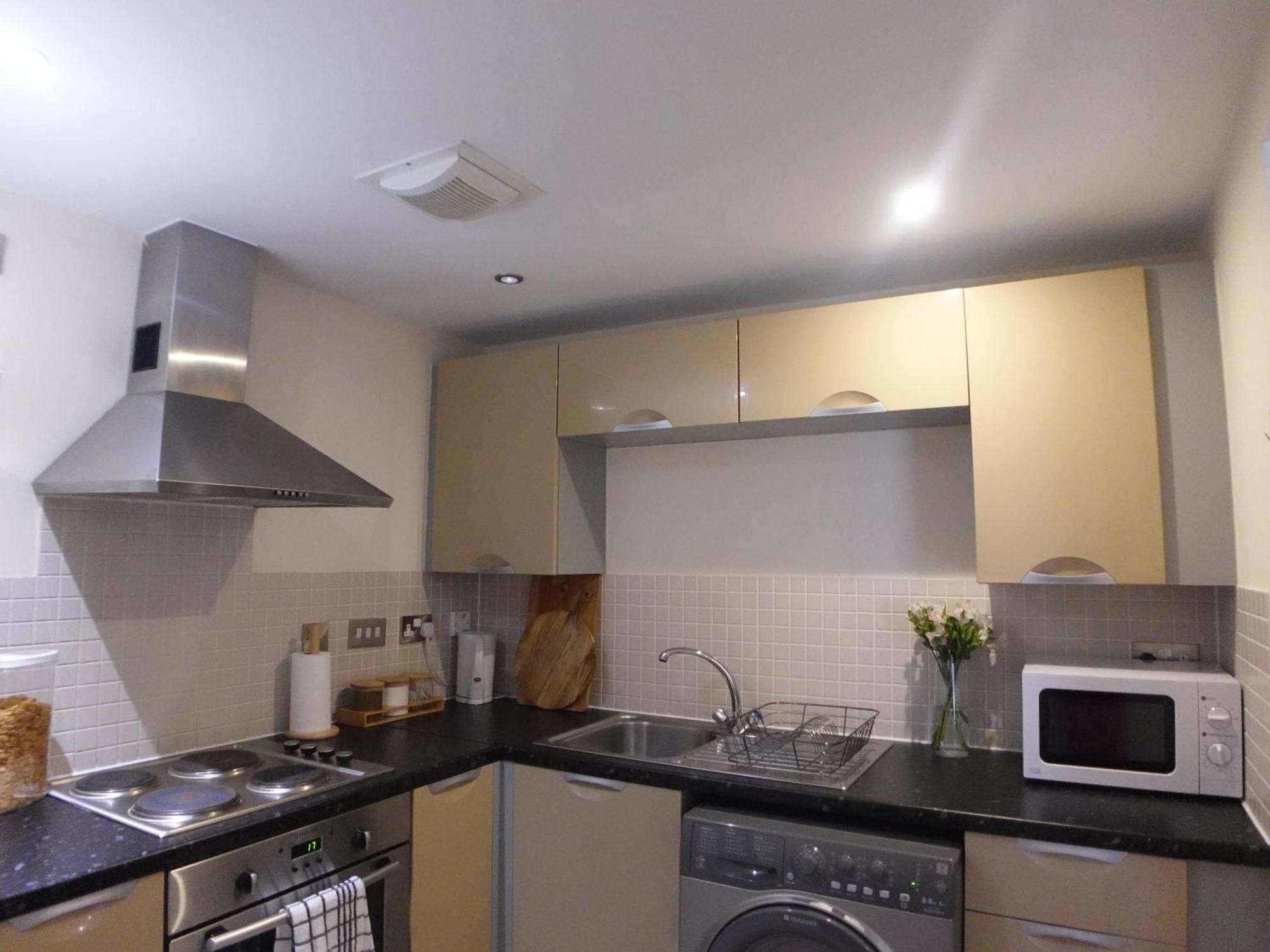 Modern Spacious Apartment In Digbeth With Balcony - Netflix, Youtube, Amazon Tv, Superfast Wifi - Just 10 Mins To Birmingham Centre, Bullring, Train, Coach Station And Birmingham Fc 外观 照片
